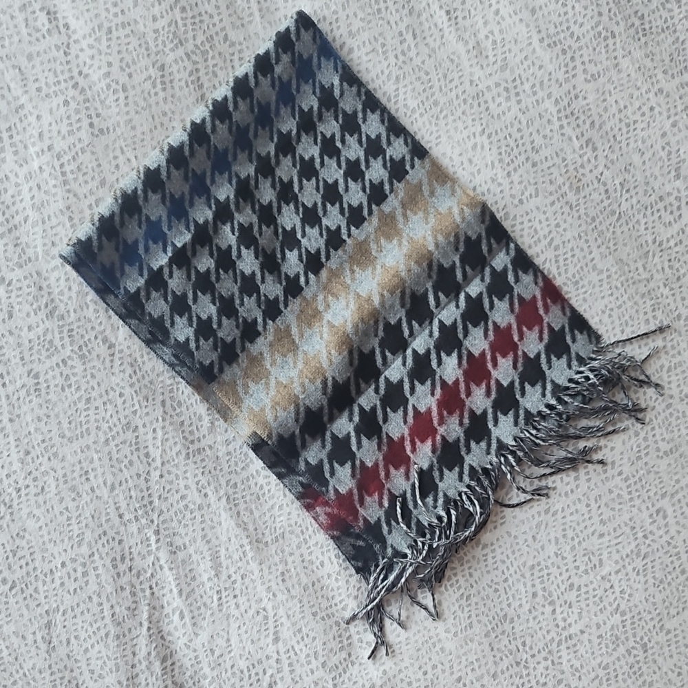 Stylish Houndstooth Scarf - Black, Gold, Red, Blue